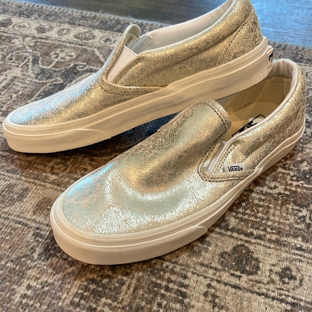 NWT Vans unisex ~ size Men’s 8.5/ Women’s 10~